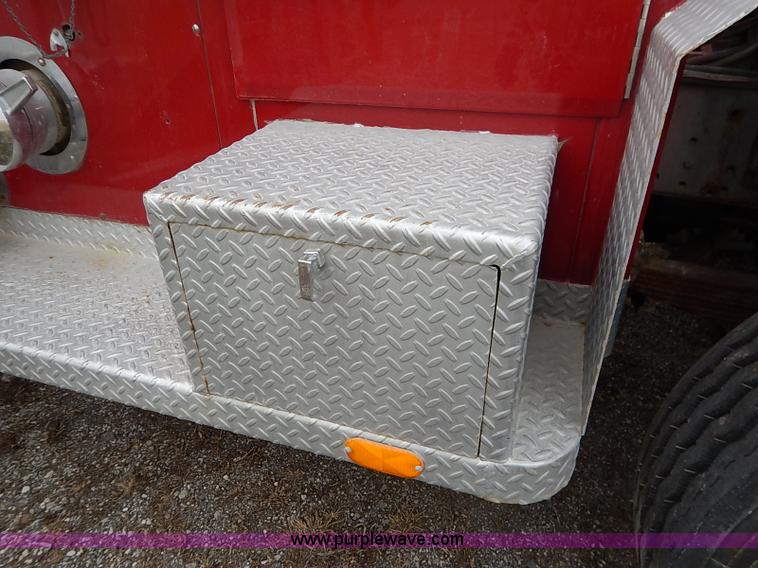 image for item I5151 1976 International CargoStar 1950 fire truck
