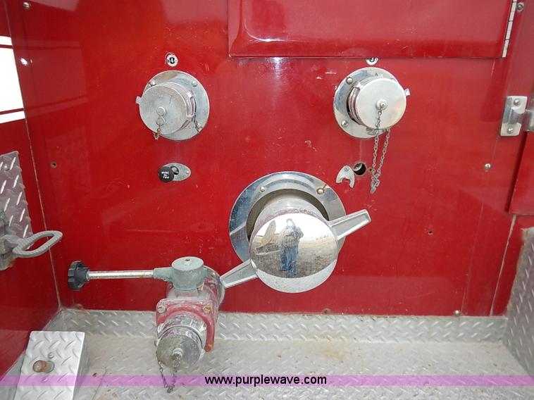 image for item I5151 1976 International CargoStar 1950 fire truck