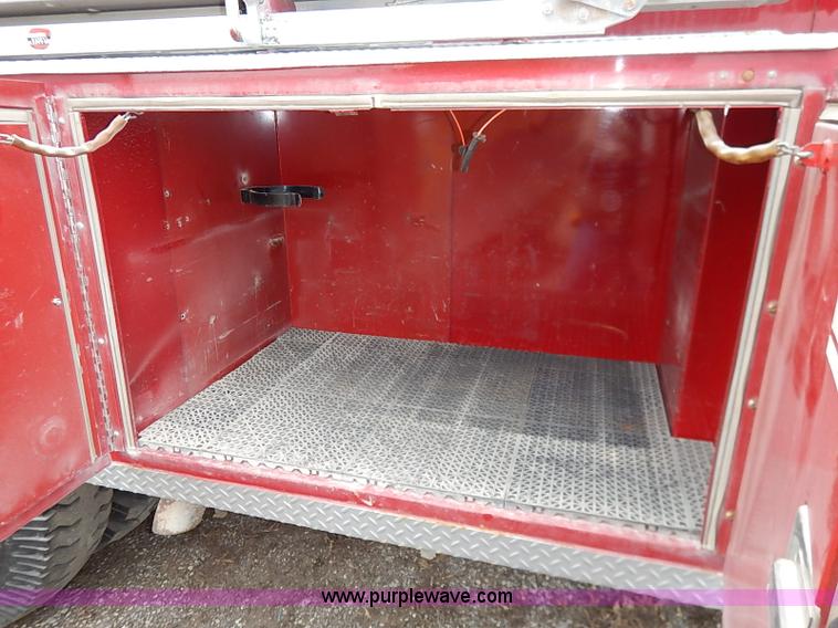 image for item I5151 1976 International CargoStar 1950 fire truck