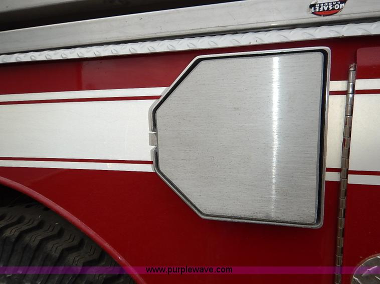 image for item I5151 1976 International CargoStar 1950 fire truck