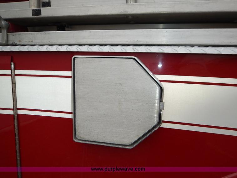 image for item I5151 1976 International CargoStar 1950 fire truck