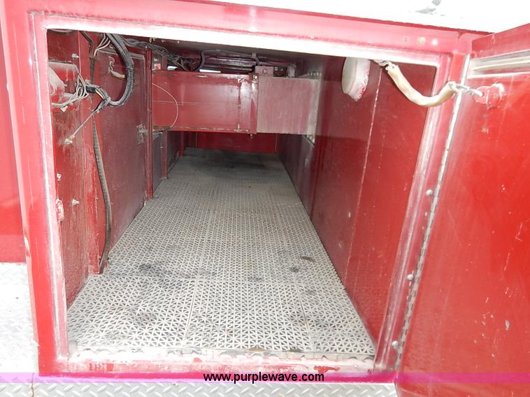 image for item I5151 1976 International CargoStar 1950 fire truck