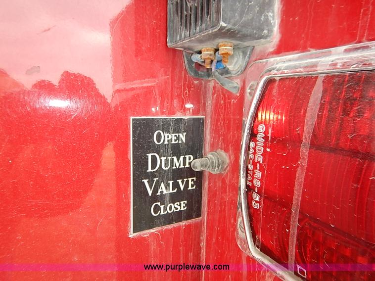 image for item I5151 1976 International CargoStar 1950 fire truck