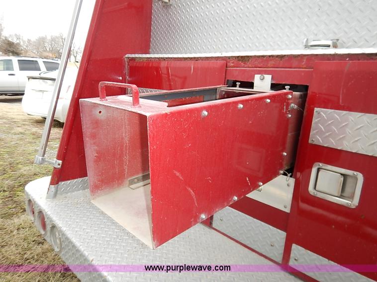 image for item I5151 1976 International CargoStar 1950 fire truck