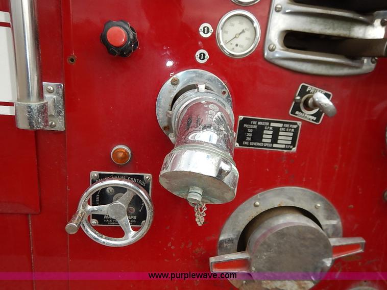 image for item I5151 1976 International CargoStar 1950 fire truck
