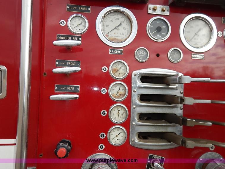 image for item I5151 1976 International CargoStar 1950 fire truck