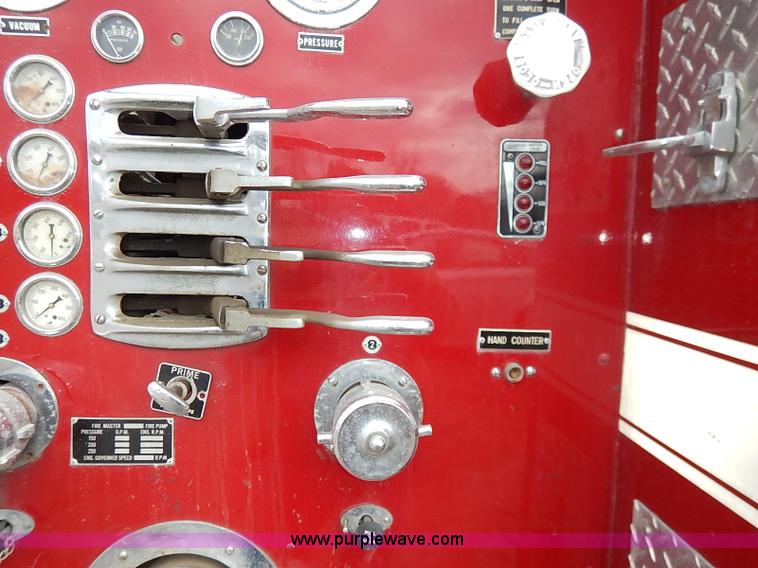 image for item I5151 1976 International CargoStar 1950 fire truck