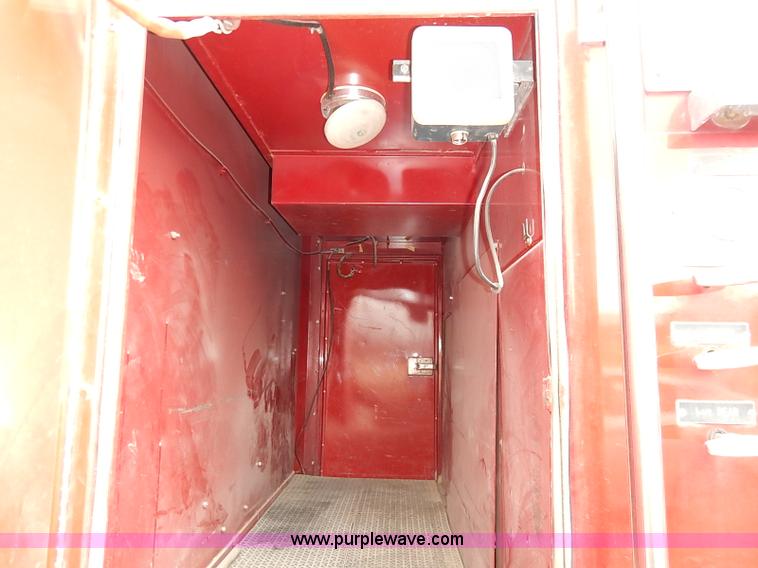 image for item I5151 1976 International CargoStar 1950 fire truck