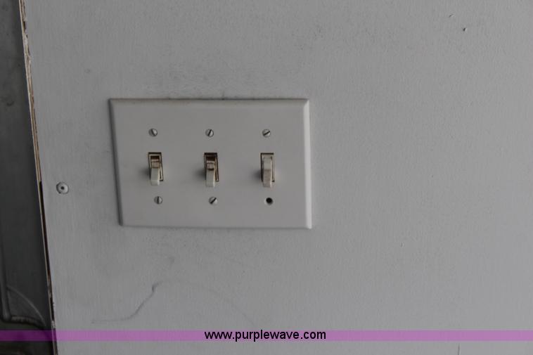 image for item J1122 1998 Dawson cargo trailer