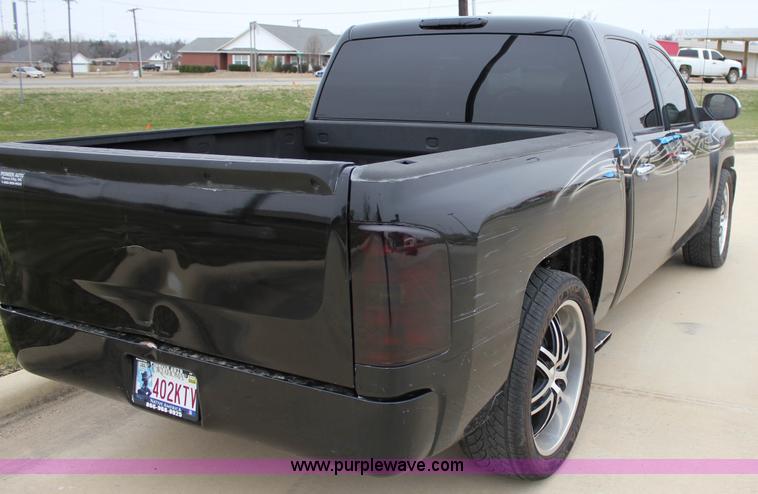 image for item J2306 2009 Chevrolet Silverado 1500 Crew Cab pickup truck