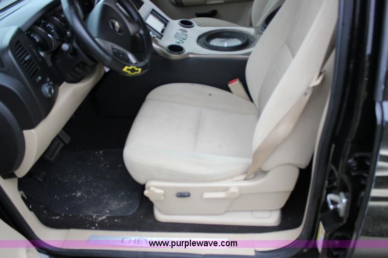 image for item J2306 2009 Chevrolet Silverado 1500 Crew Cab pickup truck