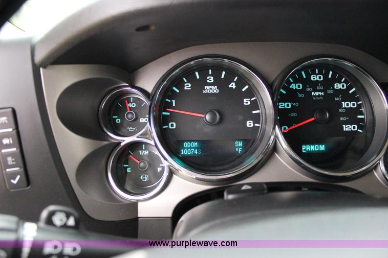 image for item J2306 2009 Chevrolet Silverado 1500 Crew Cab pickup truck