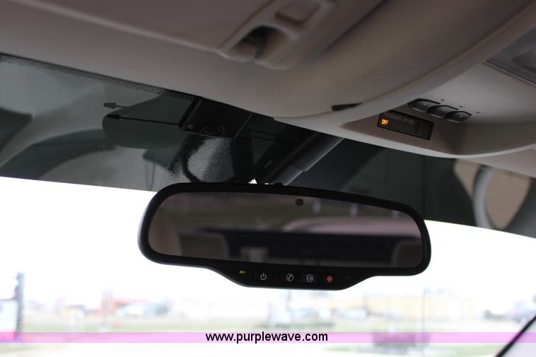 image for item J2306 2009 Chevrolet Silverado 1500 Crew Cab pickup truck