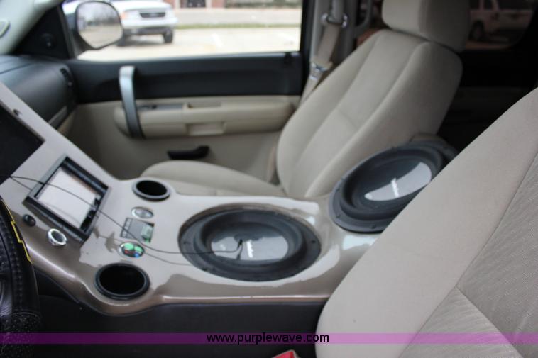 image for item J2306 2009 Chevrolet Silverado 1500 Crew Cab pickup truck