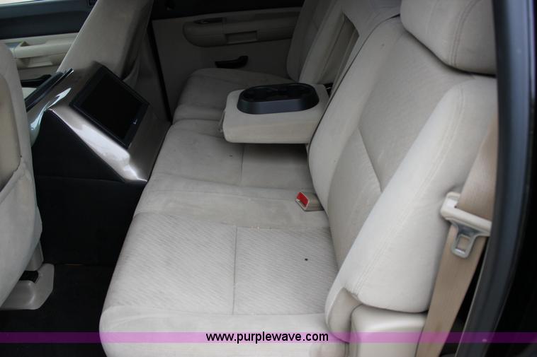 image for item J2306 2009 Chevrolet Silverado 1500 Crew Cab pickup truck