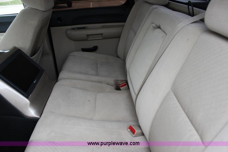 image for item J2306 2009 Chevrolet Silverado 1500 Crew Cab pickup truck