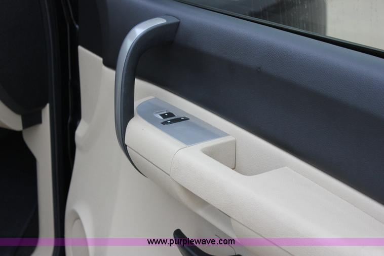 image for item J2306 2009 Chevrolet Silverado 1500 Crew Cab pickup truck
