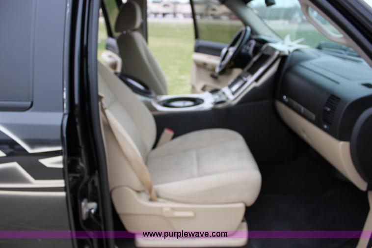 image for item J2306 2009 Chevrolet Silverado 1500 Crew Cab pickup truck