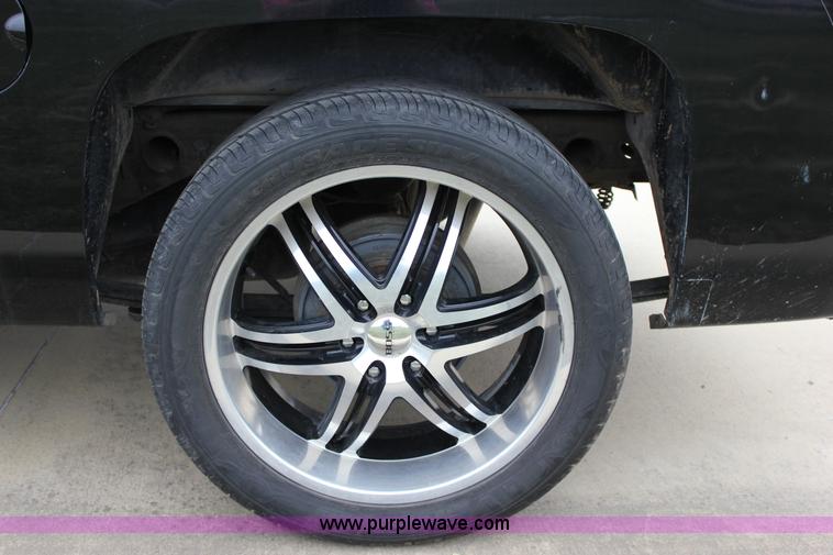 image for item J2306 2009 Chevrolet Silverado 1500 Crew Cab pickup truck