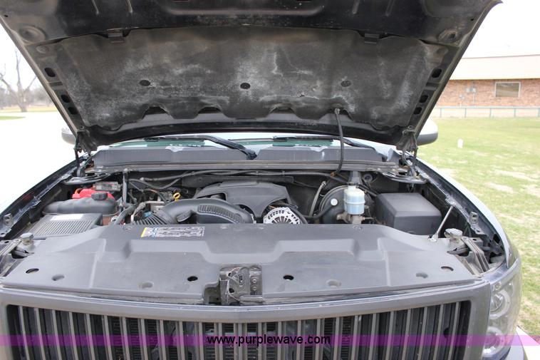 image for item J2306 2009 Chevrolet Silverado 1500 Crew Cab pickup truck