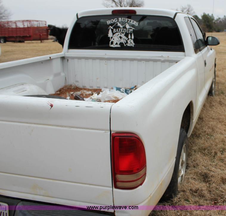 image for item J2307 1998 Dodge Dakota Sport Club Cab pickup truck