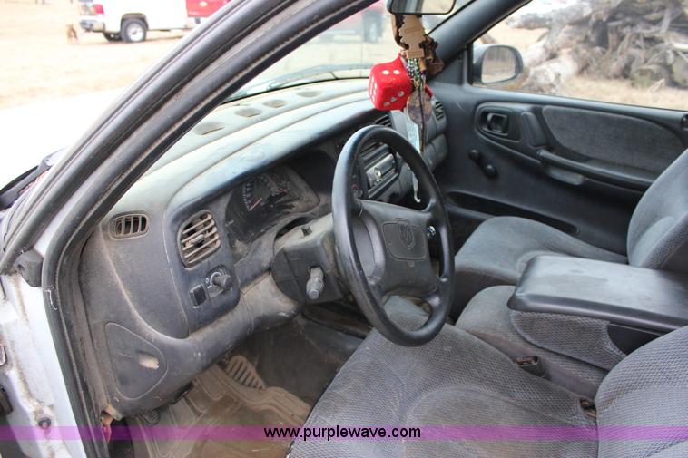 image for item J2307 1998 Dodge Dakota Sport Club Cab pickup truck