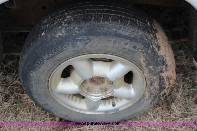 image for item J2307 1998 Dodge Dakota Sport Club Cab pickup truck