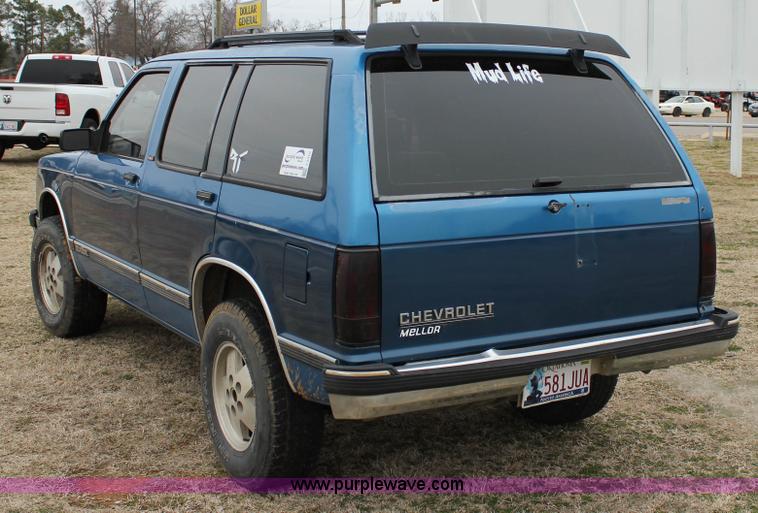 image for item J2310 1991 Chevrolet S10 Blazer Tahoe SUV