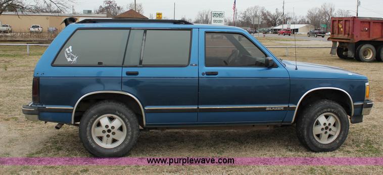 image for item J2310 1991 Chevrolet S10 Blazer Tahoe SUV