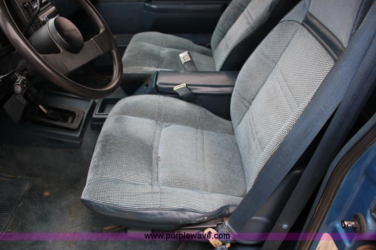 image for item J2310 1991 Chevrolet S10 Blazer Tahoe SUV