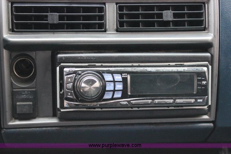 image for item J2310 1991 Chevrolet S10 Blazer Tahoe SUV