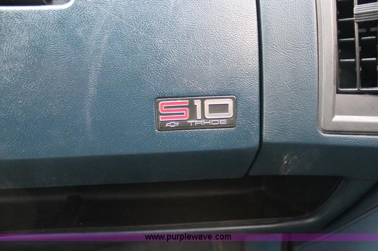 image for item J2310 1991 Chevrolet S10 Blazer Tahoe SUV