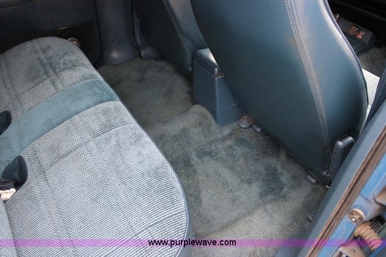 image for item J2310 1991 Chevrolet S10 Blazer Tahoe SUV