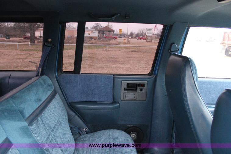 image for item J2310 1991 Chevrolet S10 Blazer Tahoe SUV