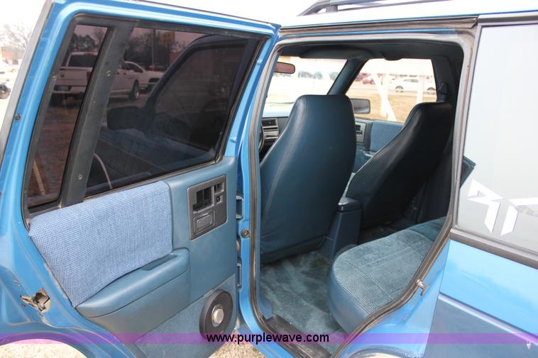 image for item J2310 1991 Chevrolet S10 Blazer Tahoe SUV