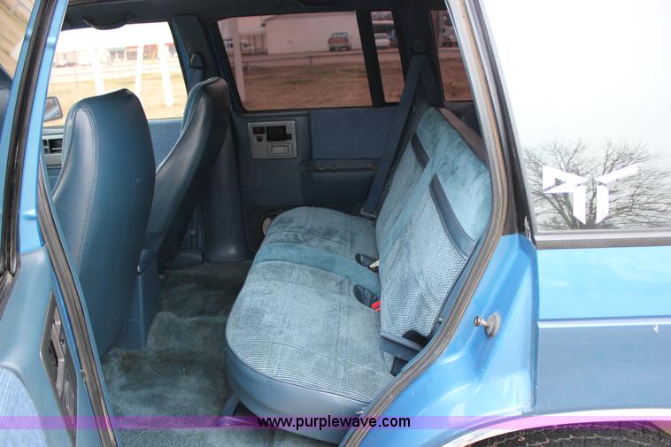 image for item J2310 1991 Chevrolet S10 Blazer Tahoe SUV