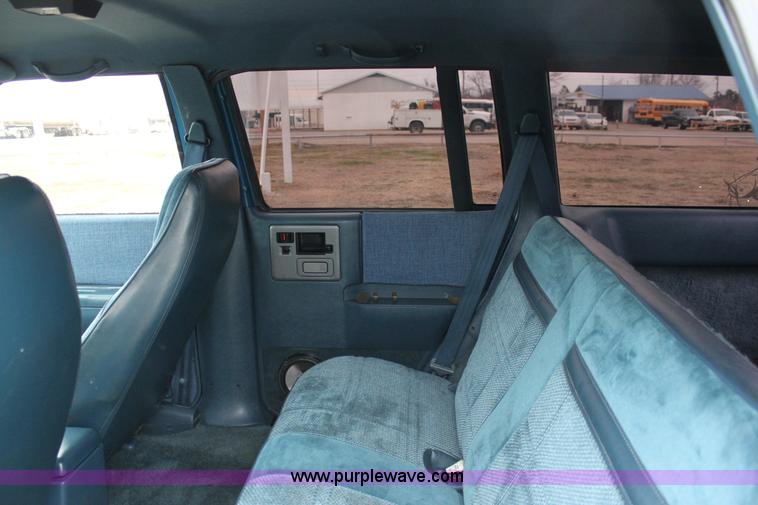 image for item J2310 1991 Chevrolet S10 Blazer Tahoe SUV