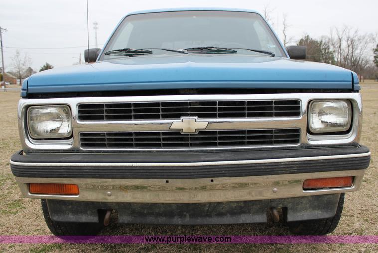 image for item J2310 1991 Chevrolet S10 Blazer Tahoe SUV