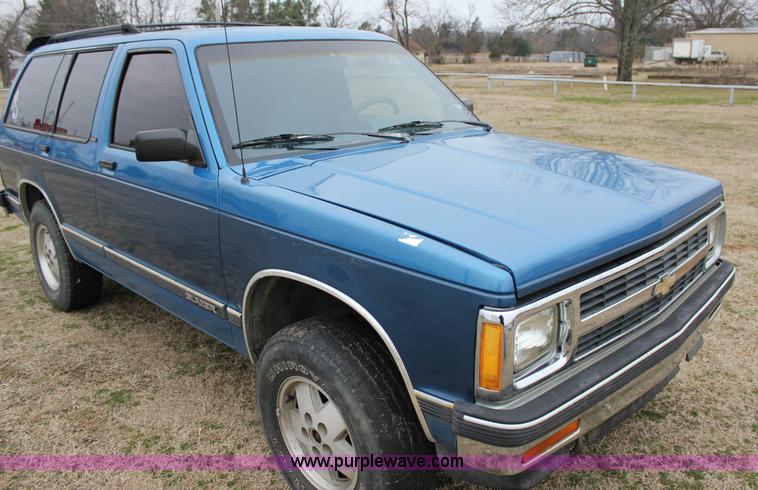 image for item J2310 1991 Chevrolet S10 Blazer Tahoe SUV