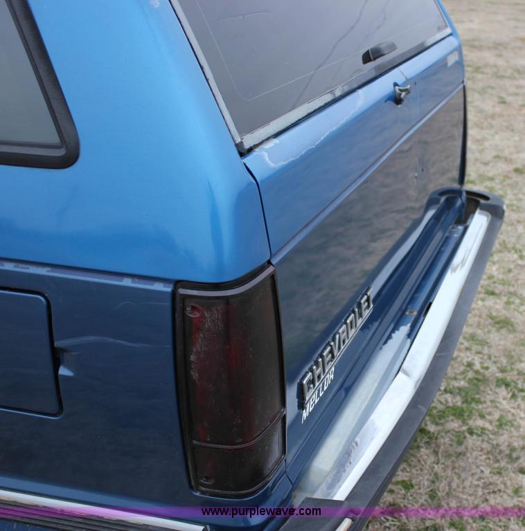 image for item J2310 1991 Chevrolet S10 Blazer Tahoe SUV