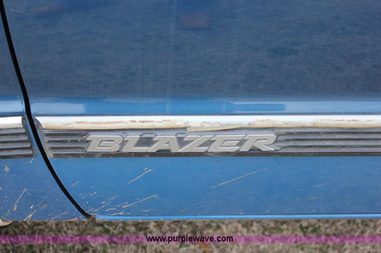 image for item J2310 1991 Chevrolet S10 Blazer Tahoe SUV