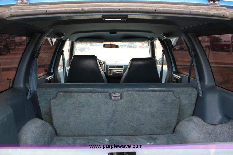 image for item J2310 1991 Chevrolet S10 Blazer Tahoe SUV