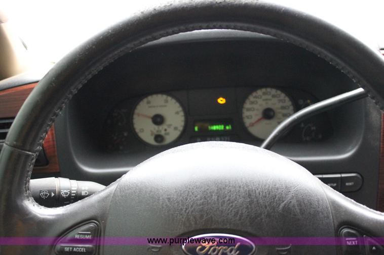 image for item J2311 2006 Ford F350 Super Duty Lariat Crew Cab pickup truck