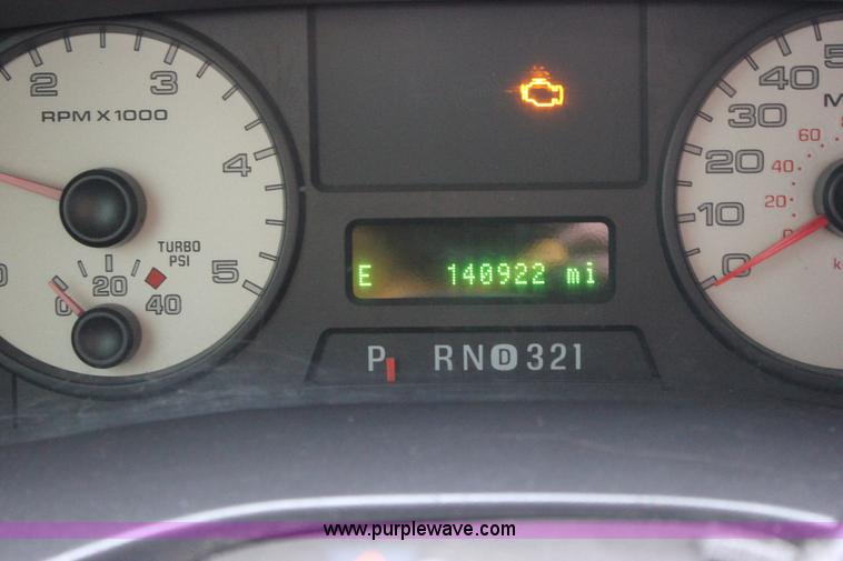 image for item J2311 2006 Ford F350 Super Duty Lariat Crew Cab pickup truck