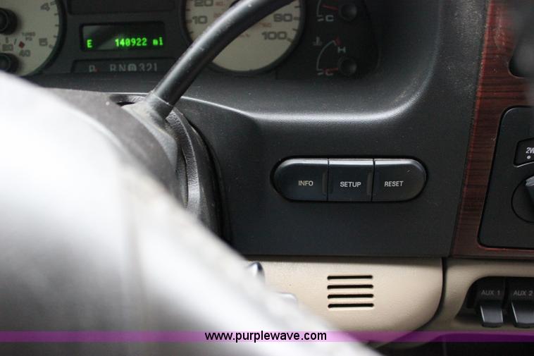 image for item J2311 2006 Ford F350 Super Duty Lariat Crew Cab pickup truck