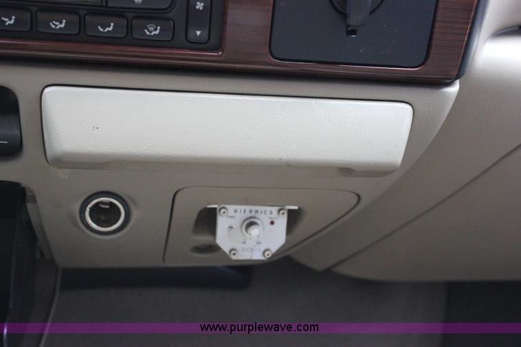 image for item J2311 2006 Ford F350 Super Duty Lariat Crew Cab pickup truck