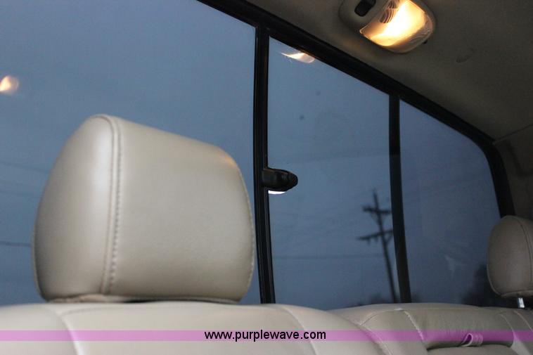 image for item J2311 2006 Ford F350 Super Duty Lariat Crew Cab pickup truck