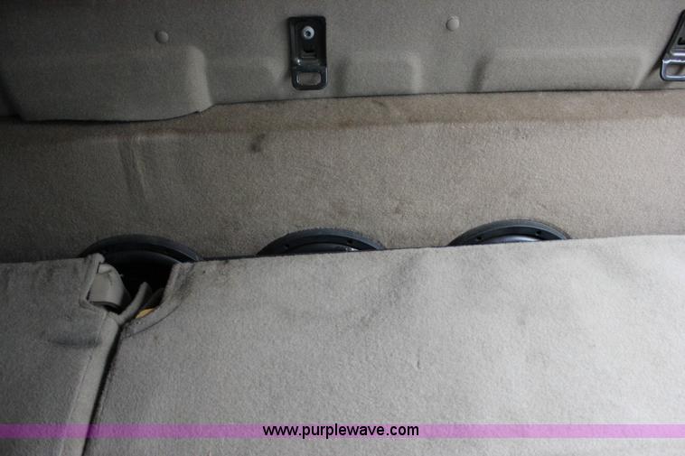 image for item J2311 2006 Ford F350 Super Duty Lariat Crew Cab pickup truck