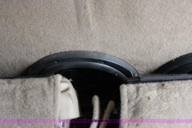 image for item J2311 2006 Ford F350 Super Duty Lariat Crew Cab pickup truck