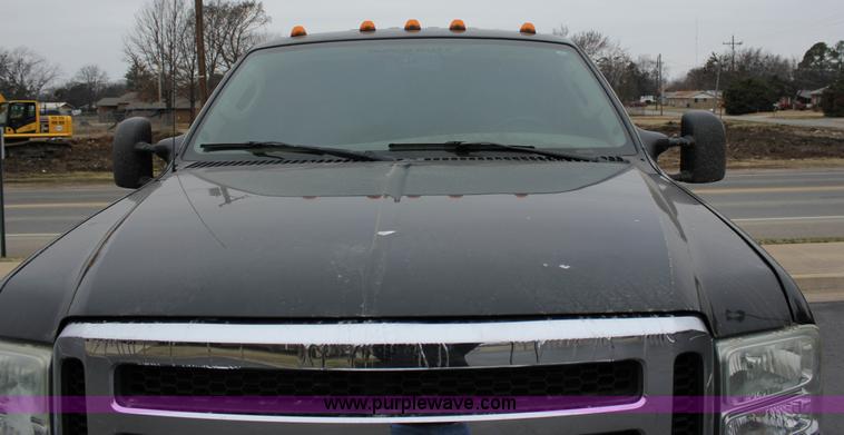 image for item J2311 2006 Ford F350 Super Duty Lariat Crew Cab pickup truck